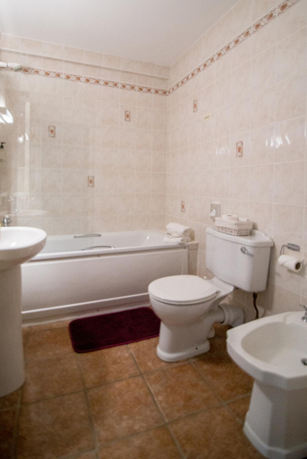 Bathroom 4, The Ritz House