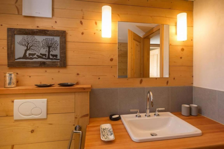 Others 5, Chalet Francois, Monthey