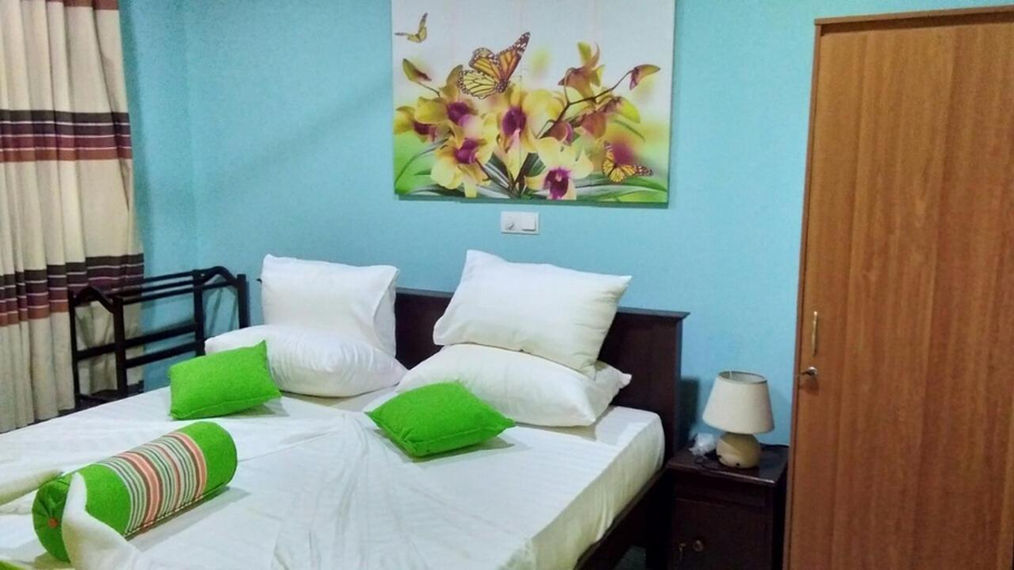 Others 5, Santosa Villa, Galle Four Gravets