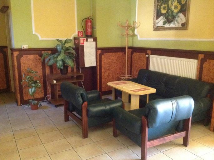 Others 5, Club Torony Hotel, Szombathely