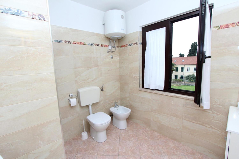 Bathroom 2, Apartments Daria, Rovinj