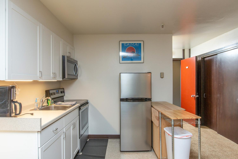 2, East Condo #208, Anchorage