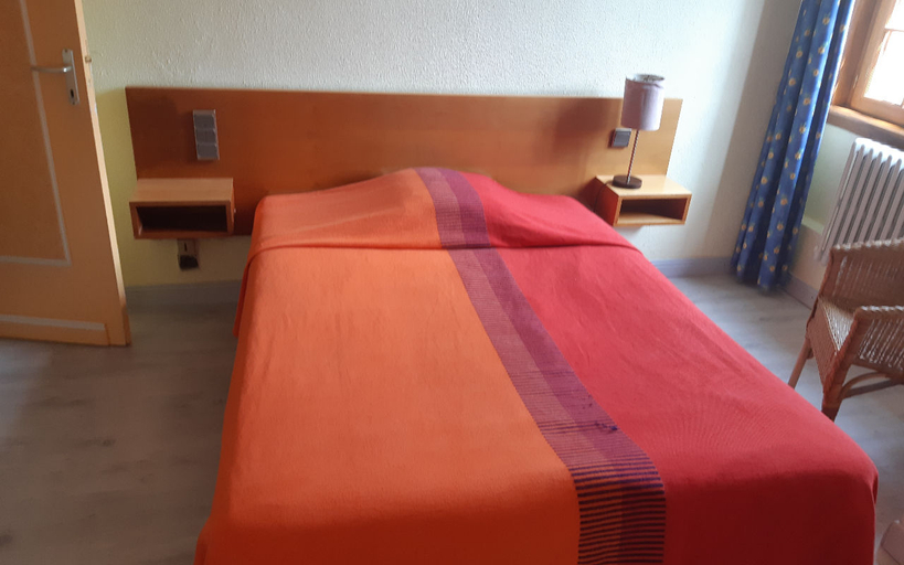 Bedroom 2, Auberge De La Forêt, Nord