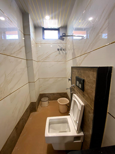 Bathroom 3, Hotel Trinetra, East Nimar
