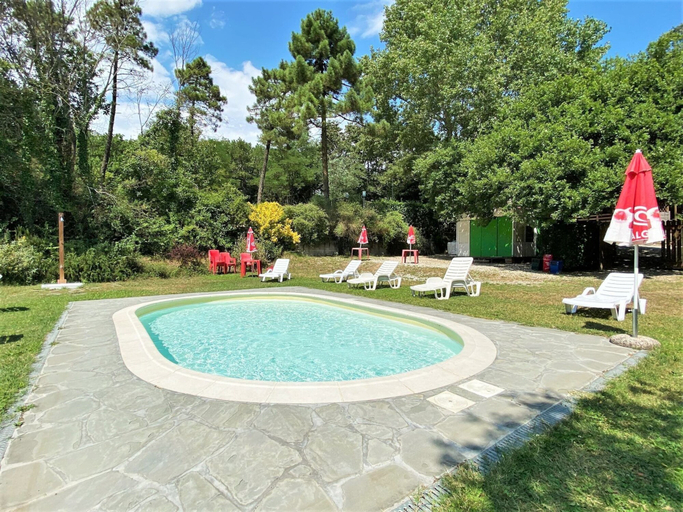 Pool 4, Belvilla by OYO Lovely Bungalow With a Shared Pool, Florence