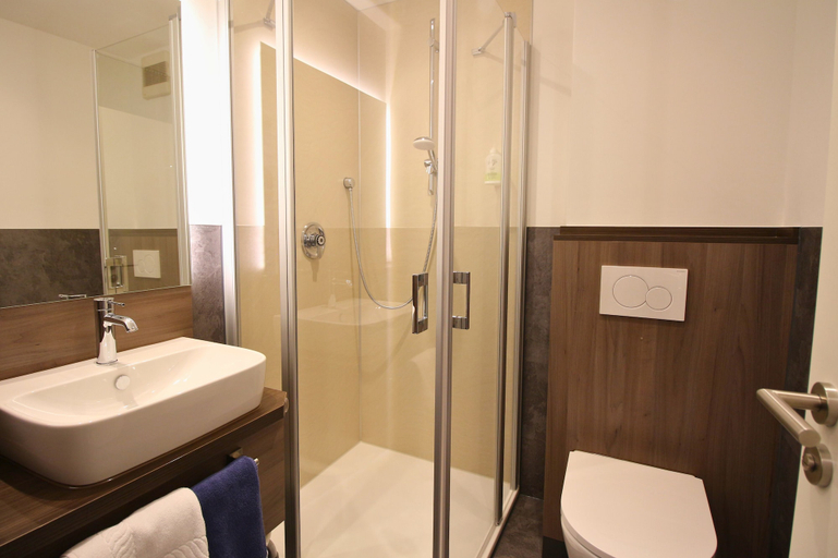 Bathroom, Hotel Graf Balduin, Emsland