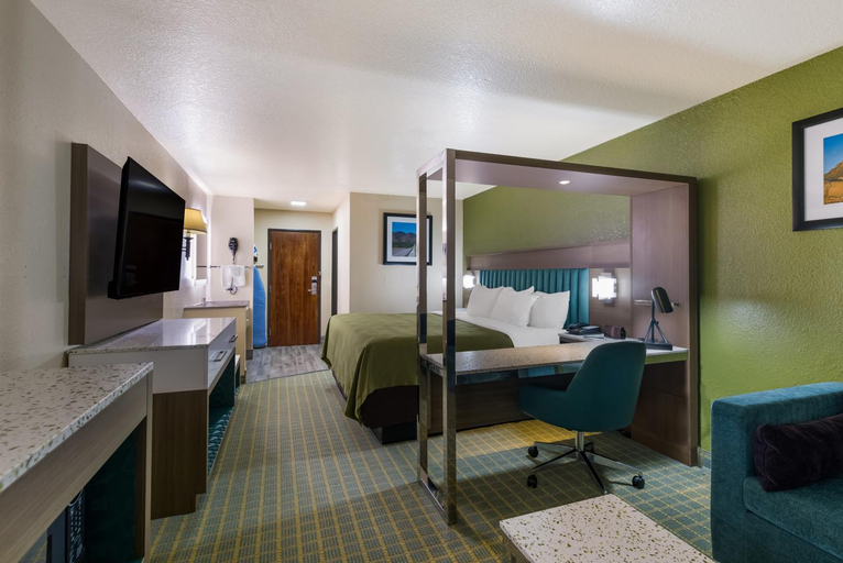 Bedroom 3, Quality Inn Alpine, Brewster
