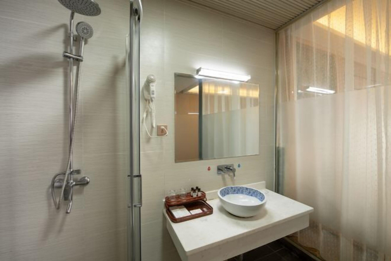 Bathroom 4, Dali Geothermal Paradise Hotel, Dali Bai
