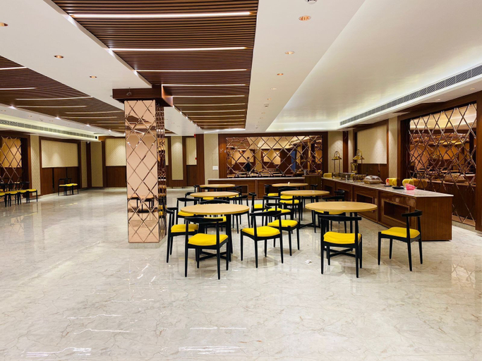 Food & Drinks, Grow Inn, Gautam Buddha Nagar