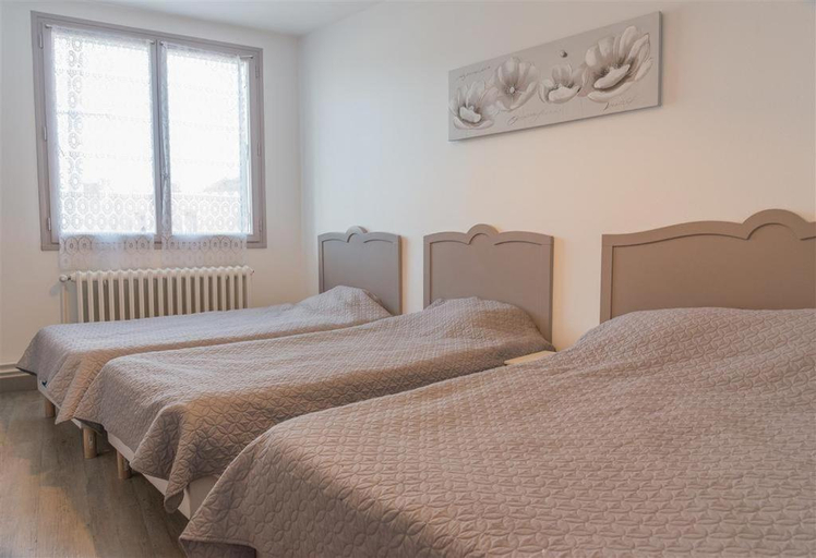 Bedroom 2, HOTEL DU CYGNE DE LA CROIX BLANCHE, Loiret
