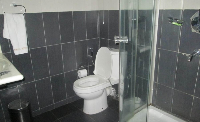 Bathroom 4, Delve Hotel and Suites, Calabar