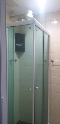 Bathroom 3, Flats Djalma 49, Rio de Janeiro