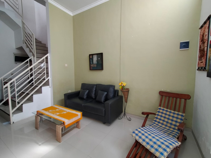 Others 5, Villa Mutiara F14, Malang