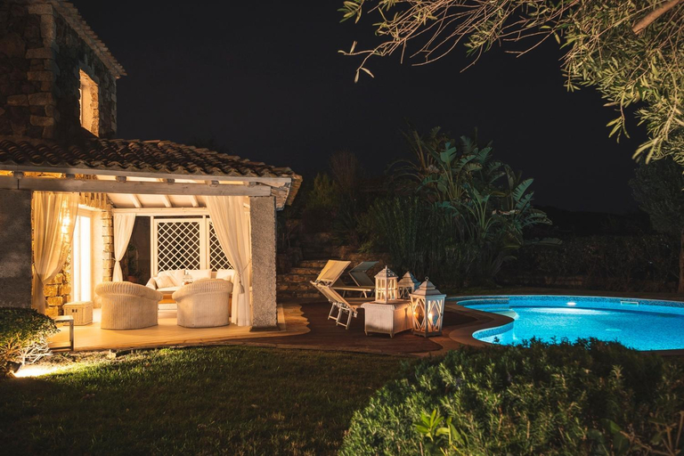 Others 5, Villa Bougainvillea con piscina e giardino privato a pochi passi dal mare, Cagliari