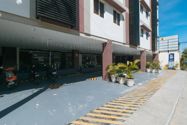 Exterior & Views 2, RedDoorz @ Leoncia Apartelle Mandaue City, Mandaue City
