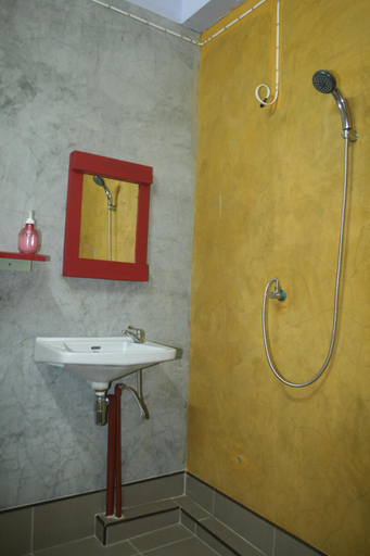 Bathroom 3, Smile Guesthouse Krabi, Mueang Krabi