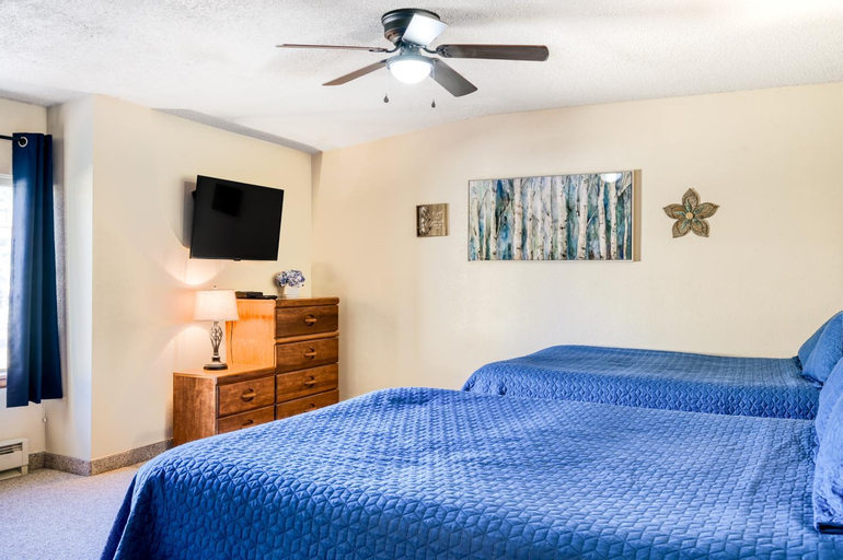 Bedroom 2, Wren 306, Colfax