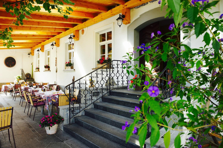 Food & Drinks 4, Stara lipa Tasner Rooms with Free Parking & Kitchen & Garage, Maribor