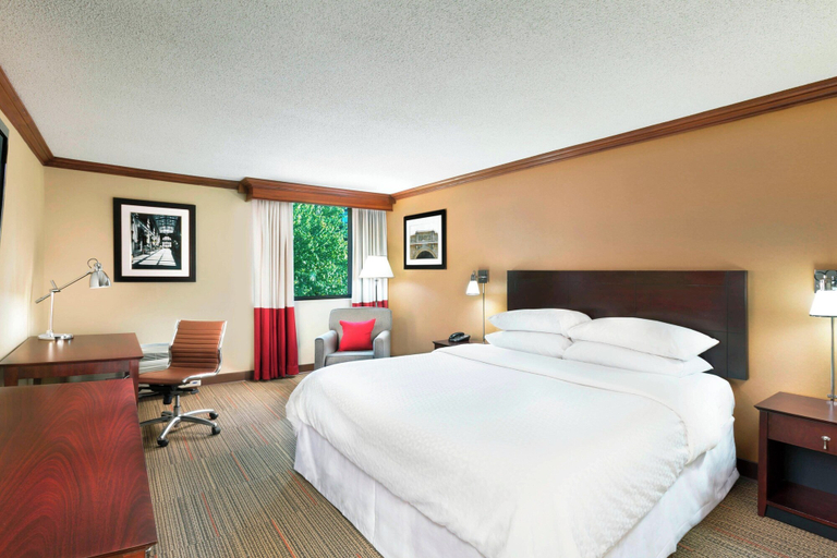 Bedroom 2, Four Points by Sheraton Asheville Downtown, Buncombe