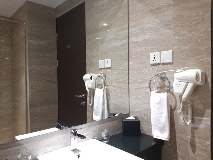Bathroom 7