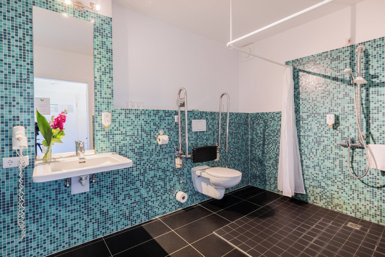 Bathroom 5, Hotel Aviva, Leipzig