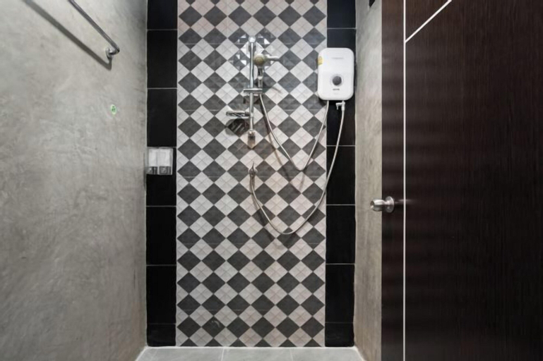 Bathroom 26