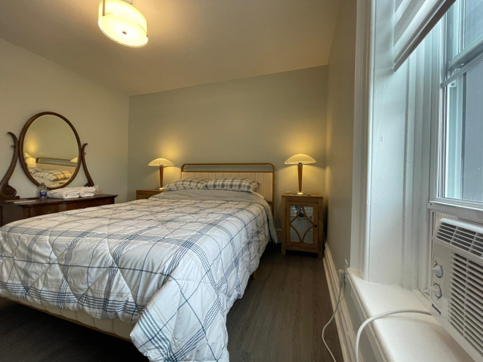 Others 4, Atlantic Pub & Hotel, Stormont, Dundas and Glengarry