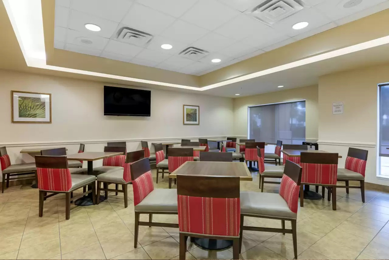 Food & Drinks 5, Comfort Suites Fort Myers East I-75, Lee