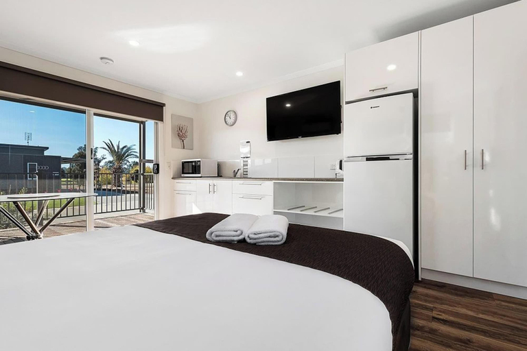Bedroom 3, Discovery Parks Moama Waters, Murray