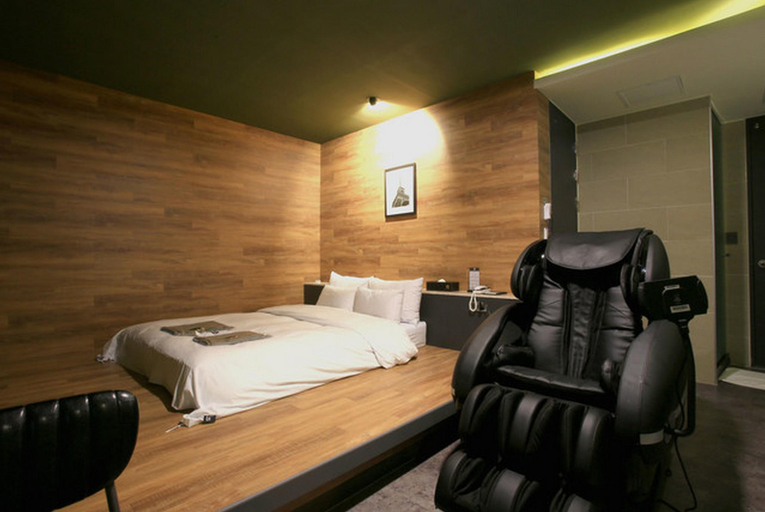 Bedroom 2, Pyeongtaek Wol Hotel, Pyeongtaek