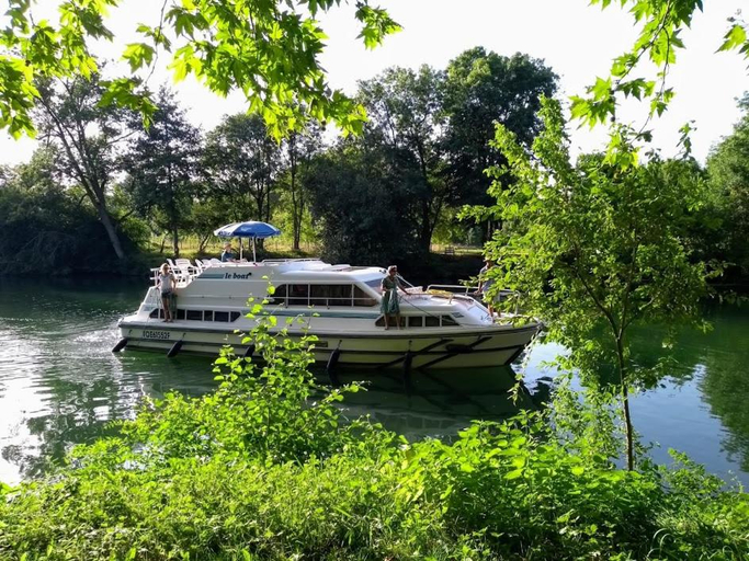 Others 4, Le Domaine Des Platanes, Charente