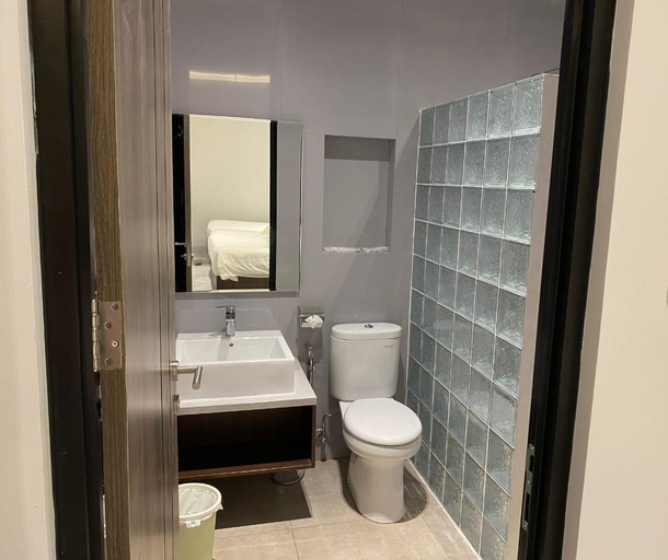 Bathroom 4