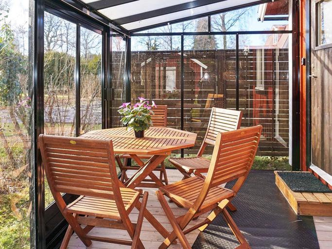 Dining 3, 4 Person Holiday Home in Byxelkrok, Borgholm