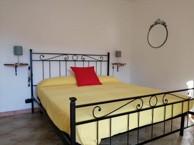 Bedroom 2, Sentieri sul Mare, Genova
