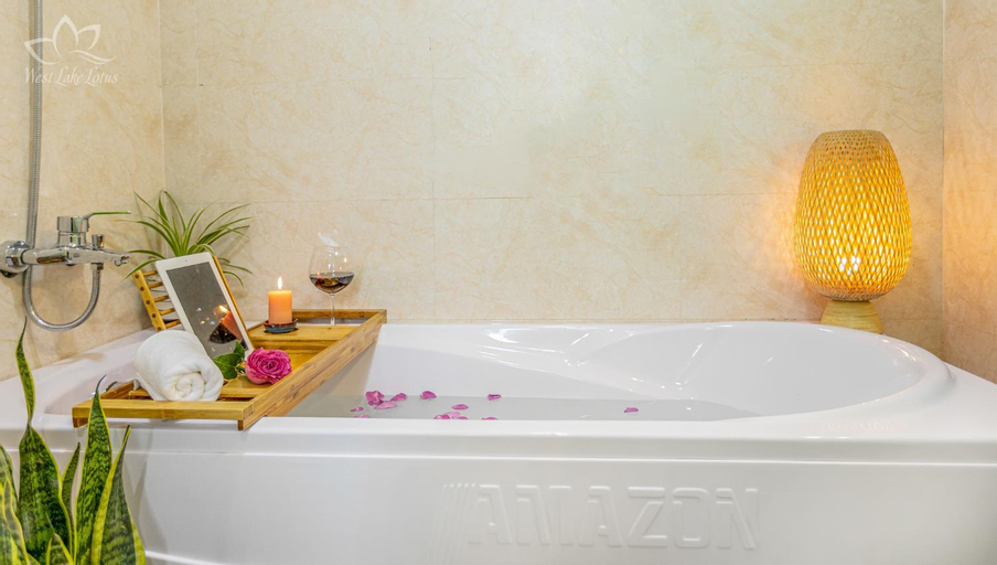 Bathroom 15