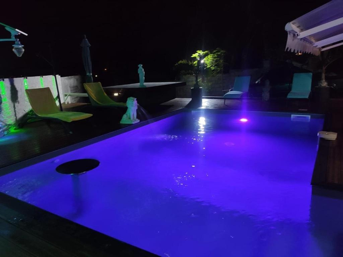 Sport & Beauty 2, ZANNAMALAKA 2 F1 POUR UN GROUPE DE 4 Avec Piscine, Le Moule