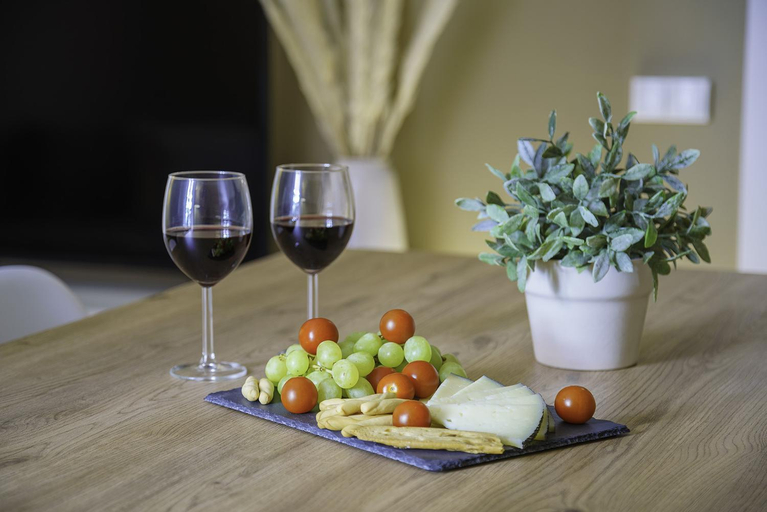 Food & Drinks, Ola Living Diagonal II Apartments, Barcelona