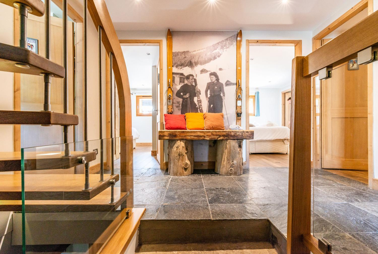 Public Area 2, Alpine Vibes Guest Chalet - spa - sauna - Morzine Premium Location, Haute-Savoie
