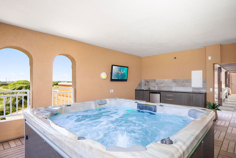 Bathroom 3, Private Jacuzzi Resort Amenities Close 2 Beach