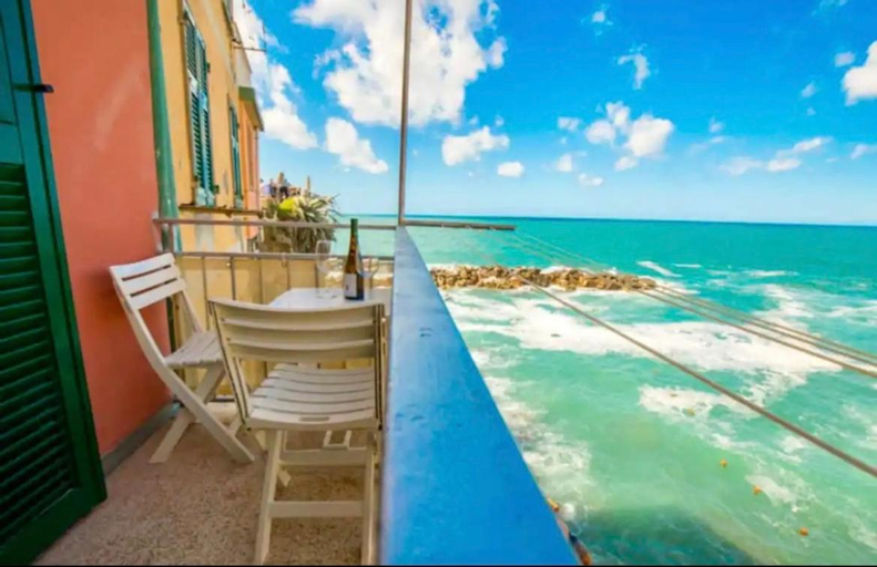 Il mare in casa, La Spezia