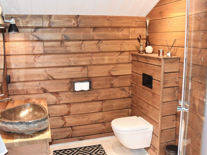 Bathroom 5, 5 Star Holiday Home in Geiranger, Stranda
