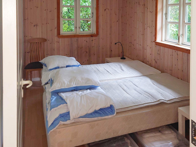 Room 1, 5 Person Holiday Home in Dronningmolle, Gribskov