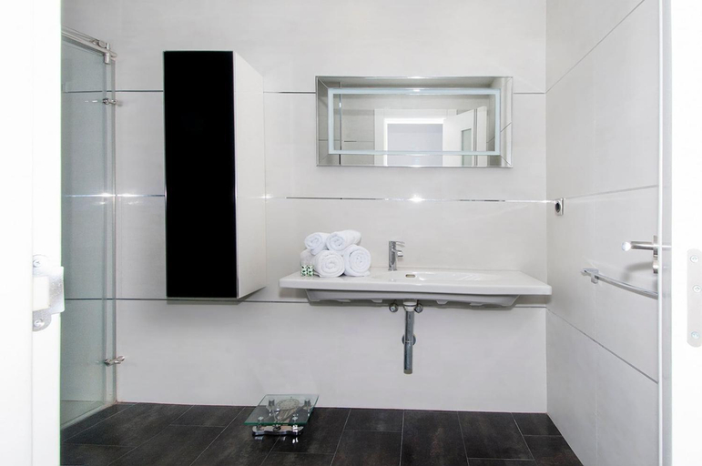 Bathroom 4, Meloneras Bay Suites, Las Palmas