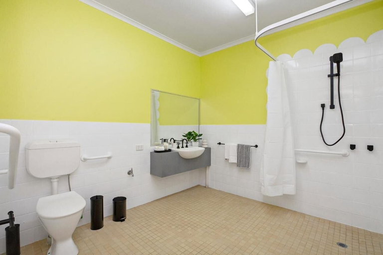 Bathroom 3, Fitzroy Private Rooms @ 132 Nicholson Homestay, Melbourne