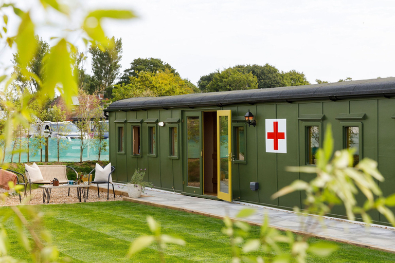 Room 1, Beautifully Restored WW2 Carriage - Sleeps 6, West Sussex