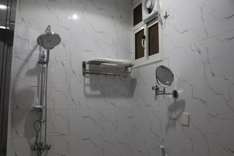 Bathroom 3, Qimam Park Hotel 1