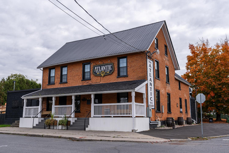 Others 5, Atlantic Pub & Hotel, Stormont, Dundas and Glengarry