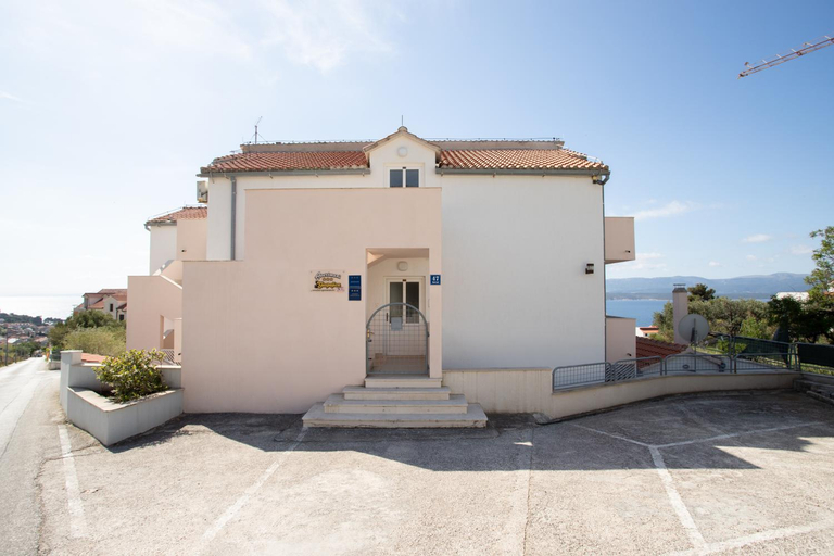 Others 4, Bol apartments Gospojica, Bol