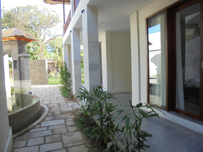 Exterior 5