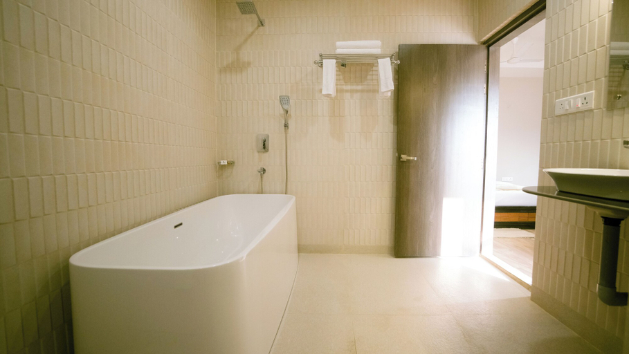 Bathroom 4, Finns Weaver Resort Kaziranga, Golaghat